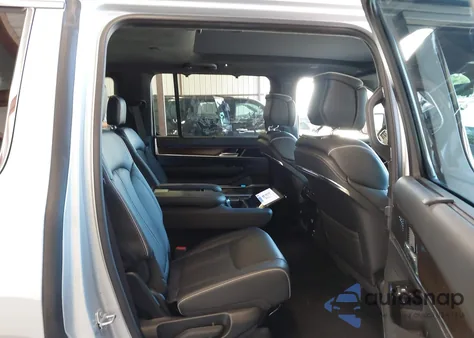 2022 Jeep Grand Wagoneer Series Ii z USA, uszkodzony, nr VIN 1C4SJVFJ8NS116108